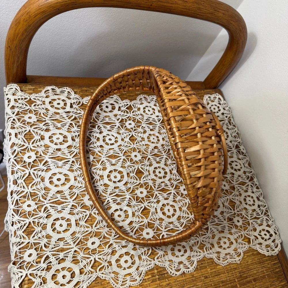 N/A handcrafted wicker